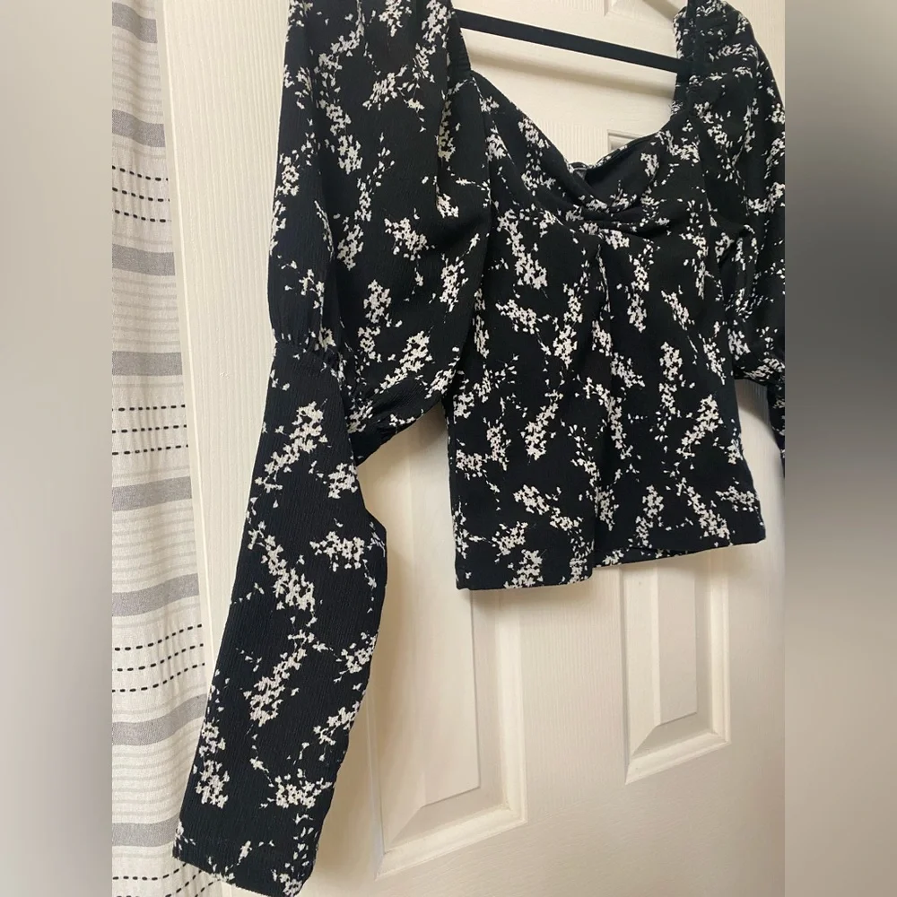 Anthropologie Sweetheart Black and White Print Puff Sleeve Blouse Size Small